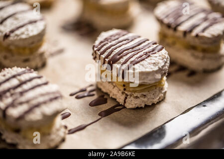 Traditionnel slovaque et tchèque de la pâtisserie de noël laskonky. Banque D'Images