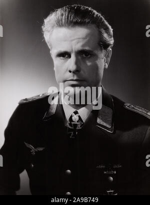 Joachim Hansen, deutscher Acteurs et actrices, im Spielfilm "der Stern von Afrika', Deutschland 1957. L'acteur allemand Joachim Hansen dans le film "der Stern von Afrika', Allemagne 1957. Banque D'Images