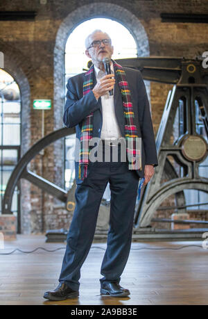 Leader du travail Jeremy Corbyn lors d'une visite au Musée national des mines à l'ancienne Lady Victoria Colliery, Newtongrange, sur la campagne électorale générale trail. Banque D'Images