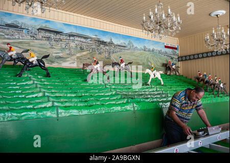 16.06.2019, Vienne, Autriche - Les courses de chevaux sur un hippodrome au Prater Kirmes à Vienne. 0SL190616D011CAROEX.JPG [communiqué de modèle : Non, les biens RELE Banque D'Images