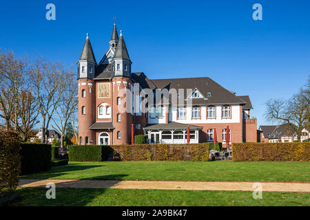 D-niers, Moenchengladbach, Bas-rhin, Rhénanie du Nord, Westphalie, NRW, Palace St George, Hôtel et restaurant, l'Académie DEHOGA, ex-Fuersorge- und Rheinische Lippischer Erziehungsanstalt rhénane, du bien-être social et l'école de redressement Lippischer, dans ce bâtiment ont été reconstruit situé à l'église et l'école Banque D'Images