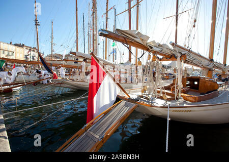 VOILES DE ST TROPEZ, FRANCE Banque D'Images