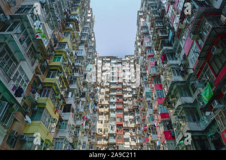Le monstre, un complexe de cinq tours résidentielles dans la région de Quarry Bay de l'île de Hong Kong. Banque D'Images