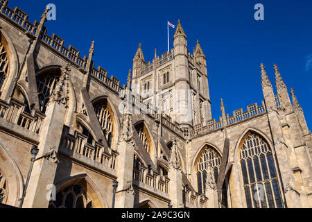 Une vue de la magnifique abbaye de Bath dans la ville historique de Bath dans le Somerset, Royaume-Uni. Banque D'Images