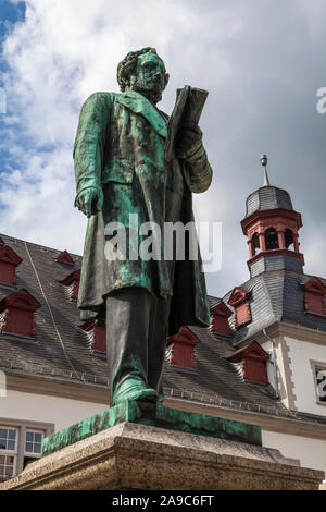 Une statue de la ville historique de physiologiste allemand Johannes Muller dans la ville de Koblenz en Allemagne. Banque D'Images