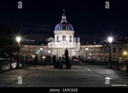 L'Institut de France vue du Pont des Arts Banque D'Images