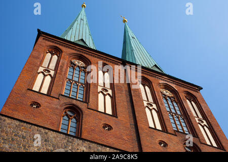 Une vue de l'extérieur impressionnant de Nikolai Kirche, également connu sous le nom de église Saint Nicolas dans la ville de Berlin, Allemagne. C'est la plus ancienne église de Ber Banque D'Images
