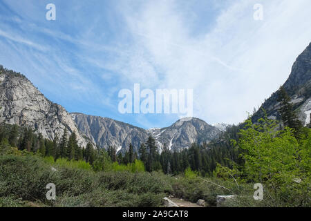 La vallée du Paradis en Sierra Mountain Range Paysage dans Kings Canyon Banque D'Images