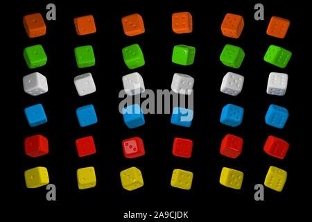 Rendu 3D Casino Dice Set . Rouge, Jaune, Vert, Bleu et blanc Cubes Poker isolé sur fond noir. Banque D'Images
