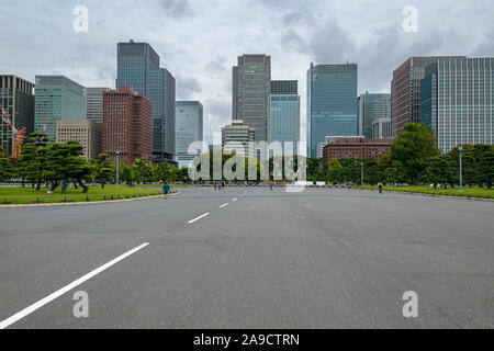 Paysage urbain d'district Chiyoda à Tokyo, Japon sur une journée nuageuse Banque D'Images