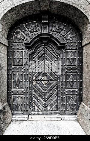 Porte en bois historique de Passau Banque D'Images