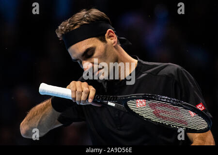 Londres, Royaume-Uni. 14Th Nov, 2019. La Suisse de Roger Federer joue contre Novak Djokovic de Serbie le 5 e jour de la Nitto ATP World Tour finals à l'O2 Arena le 14 novembre 2019 à Londres, Angleterre : Crédit Photo Agency indépendante/Alamy Live News Banque D'Images