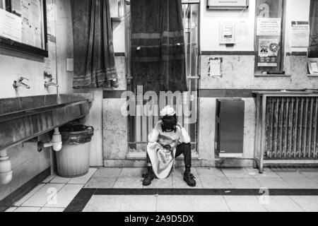 Célébration de Pourim dans le quartier strictement orthodoxe Mea Shearim à Jérusalem Banque D'Images