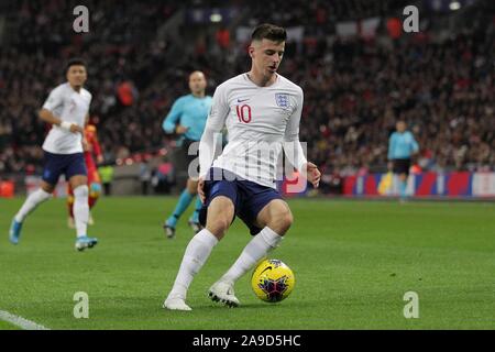 Londres, Royaume-Uni. 14Th Nov, 2019. Mason mont de l'Angleterre durant l'UEFA Euro 2020 Groupe admissible un match entre l'Angleterre et le Monténégro au stade de Wembley le 14 novembre 2019 à Londres, en Angleterre. (Photo par Matt Bradshaw/) Credit : PHC Images/Alamy Live News Banque D'Images