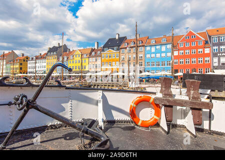 Copenhague, Danemark, 2 août 2019 : Célèbre Nyhavn (Nouveau port) bay à Copenhague, un front européen historique avec des bâtiments colorés. A partir Banque D'Images