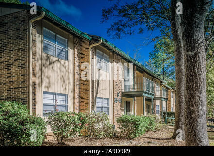 Les bâtiments résidentiels sont illustrés au bois d'automne vacances maisons, 27 novembre 2015, à Mobile, en Alabama. Banque D'Images