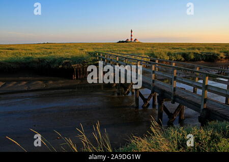 Phare de Westerhever dans la mer des Wadden Parc National, Büsum, Nordfriesland, Schleswig-Holstein, Allemagne Banque D'Images