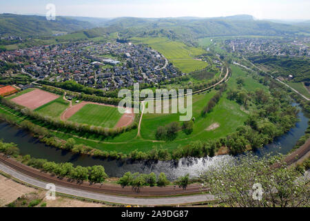 Vue depuis le Rotenfels sur l'Ahr et village vin Château Ebernburg avec Ebernburg, Bad Münster à Stein-Ebernburg, vallée de la Nahe, Rhénanie-Palatinat Banque D'Images