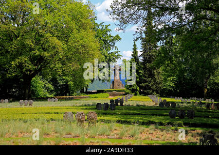 Cimetière militaire à l'Klause sur le plateau en Kasteler ferme du parc, la vallée de la Sarre, Rhénanie-Palatinat, Allemagne Banque D'Images