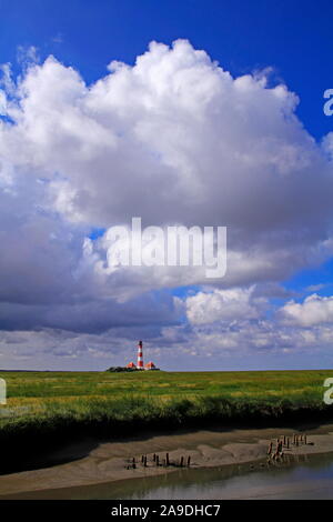 Phare de Westerhever dans la mer des Wadden Parc National, Büsum, Nordfriesland, Schleswig-Holstein, Allemagne Banque D'Images