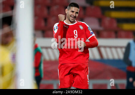 Belgrade. 14Th Nov, 2019. La Serbie Aleksandar Mitrovic célèbre après avoir marqué pendant le groupe B match contre le Luxembourg lors de l'UEFA Euro 2020 à Belgrade, Serbie le 14 novembre 2019. La Serbie a gagné 3-2. Credit : Predrag Milosavljevic/Xinhua/Alamy Live News Banque D'Images