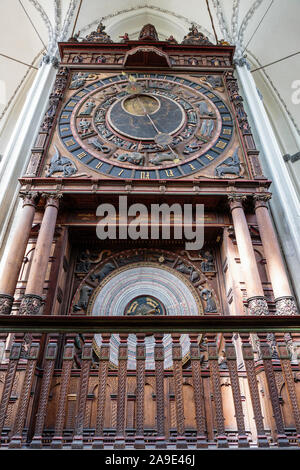 L'Europe, l'Allemagne, 1, Rostock. L'horloge astronomique (1472) dans le choeur de l'église Marien. Banque D'Images