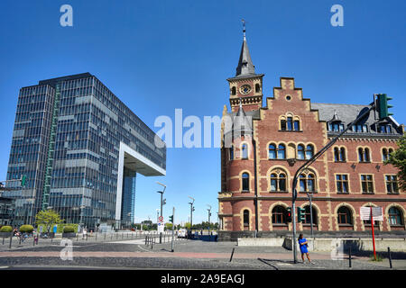 Allemagne, Hambourg, Cologne, l'île de Rheinau, vieux port authority, crane house Banque D'Images