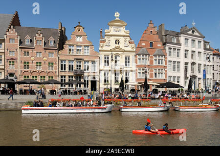 Vue de la promenade de la Graslei sur l'ancienne maisons de guilde de la Korenlei, Gand, Flandre, Vlaanderen, Belgique, Benelux, États du Benelux Banque D'Images