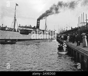 Le steamship Arcturus qui partent de l'Afrique du port d'Helsinki, ca. 1900 Banque D'Images