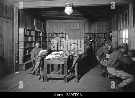 1918 ou 1919 - bibliothèques - New York à travers l'Iowa - c de C N° 1 Direction générale, A.L.A. Kearny Camp Bibliothèque, CAL Banque D'Images