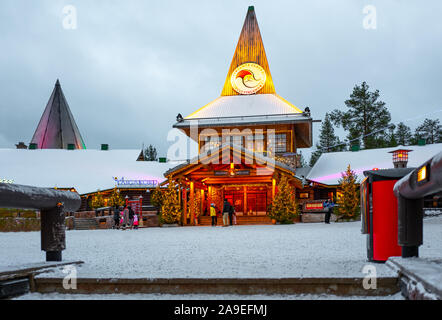 Rovaniemi, Finlande - le 29 novembre 2018 : Le bureau du Père Noël dans le Village du Père Noël et Park Banque D'Images