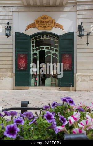 L'Italie, Mezzogiorno, Pouilles / Puglia, Péninsule du Salento, Galatina, Bottega alimentare Stifanelli Banque D'Images