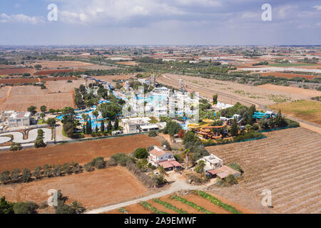 Antenne : parc aquatique d'Ayia Napa resort town à Chypre Banque D'Images