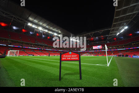 Londres, Royaume-Uni. 14 novembre, 2019. Une vue générale du Stade de Wembley, l'Angleterre V Monténégro, 2019 Allstar Crédit : photo library/Alamy Live News Banque D'Images