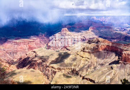 Grand Canyon vu de la rive sud Banque D'Images