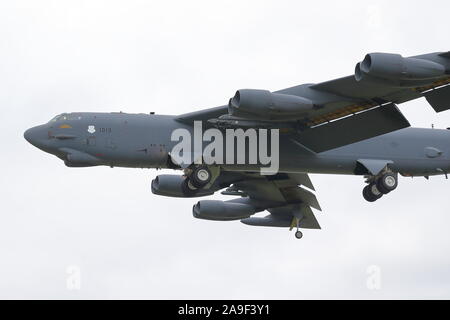 Moteur de huit Boeing B-52 Stratofortress bombardier stratégique revenant d'une mission de formation à RAF Fairford, UK Banque D'Images