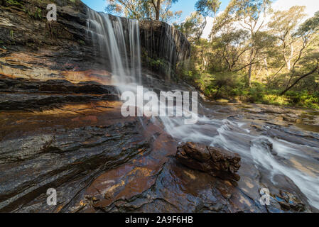 Les Montagnes Bleues de cascades. Chutes de Weeping Rock. New South Wales, Australie Banque D'Images