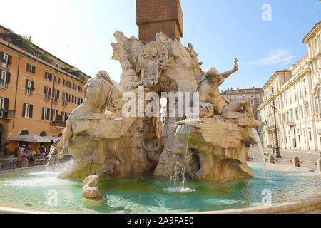 Fontaine des Quatre Fleuves close up sur la célèbre Piazza Navona à Rome, Italie. Banque D'Images