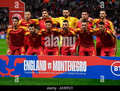 Londres, Angleterre. 14 novembre : l'Angleterre à l'arrière de l'équipe : Aleksandar- Sofranac, Dusan Lagator, Milan Mijatovic, Fatos Beciraj, et Marko Simic de Montene Banque D'Images