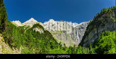 Cirque de Gavarnie dans les Hautes-Pyrénées France Banque D'Images