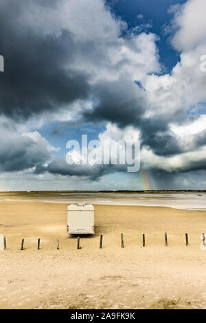 Mobile home sur la plage dans la région de Montafon, Danemark Banque D'Images