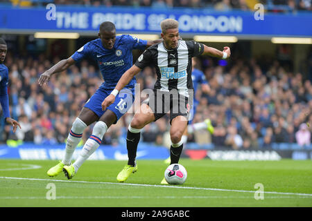 Kurt Zouma de Chelsea et Joelinton de Newcastle Utd vs Chelsea pendant le match de championnat Newcastle United à Stamford Bridge -usage éditorial uniquement, licen Banque D'Images