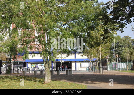 Station de métro Colindale et nouveau développement environnant, Coloindale, Londres, Banque D'Images