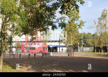 Station de métro Colindale et nouveau développement environnant, Coloindale, Londres, Banque D'Images