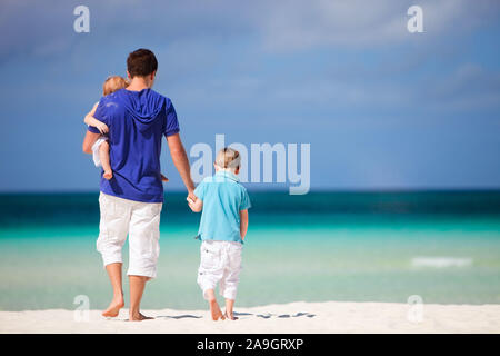 Boracay, Phillippinen, Insel, Familie am Strand, Banque D'Images