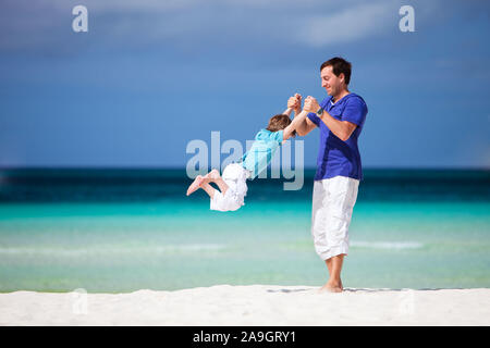 Boracay, Phillippinen, Insel, Familie am Strand, Banque D'Images