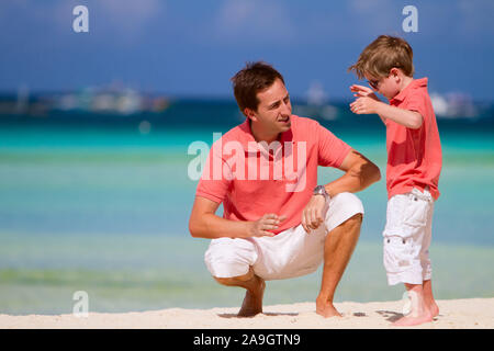 Boracay, Phillippinen, Insel, Familie am Strand Banque D'Images