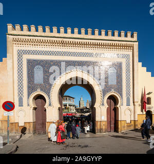 Fes, Maroc. Le 9 novembre 2019. Une vue de la Bab Boujloud (la porte bleue) Banque D'Images