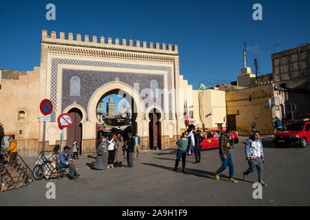 Fes, Maroc. Le 9 novembre 2019. Une vue de la Bab Boujloud (la porte bleue) Banque D'Images