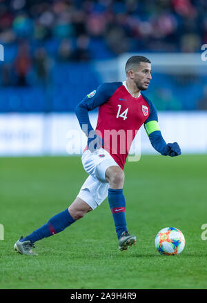 Oslo, Norvège. 15 Nov 2019. Omar Elabdellaoui, de Norvège. 15 Nov, 2019. Contrôle le ballon pendant l'UEFA Euro 2020 tour de qualification groupe F etats unis contre les îles Féroé à l'Ullevaal Stadion d'Oslo, Norway : Nigel Waldron/Alamy Live News Banque D'Images